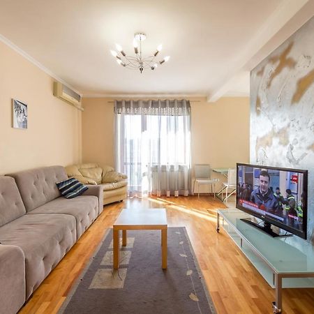 Apartment On Triokhsviatytelska Kiev Buitenkant foto
