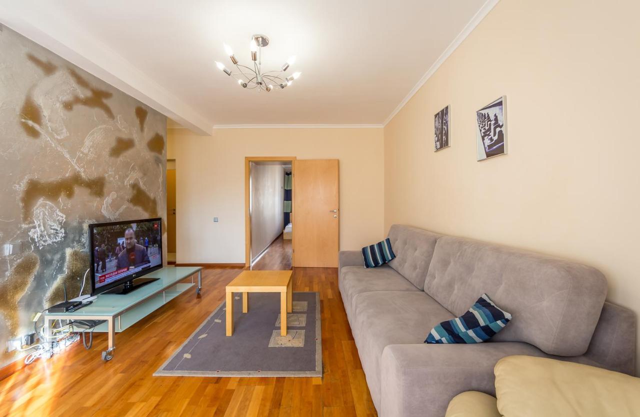 Apartment On Triokhsviatytelska Kiev Buitenkant foto